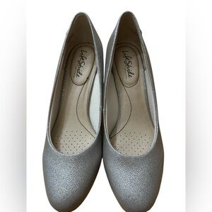 Life Stride Women's Silver Pumps